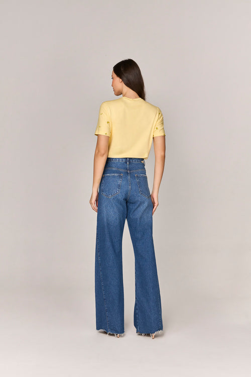 BLUSA T-SHIRT COM BORDADO DE BANANAS