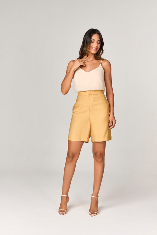 SHORT BERMUDA COM DETALHE BOLSO