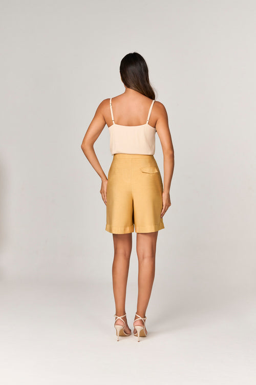 SHORT BERMUDA COM DETALHE BOLSO