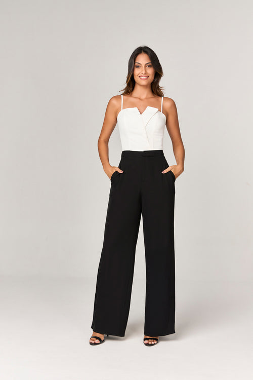 BLUSA CROPPED COM DETALHE LAPELA