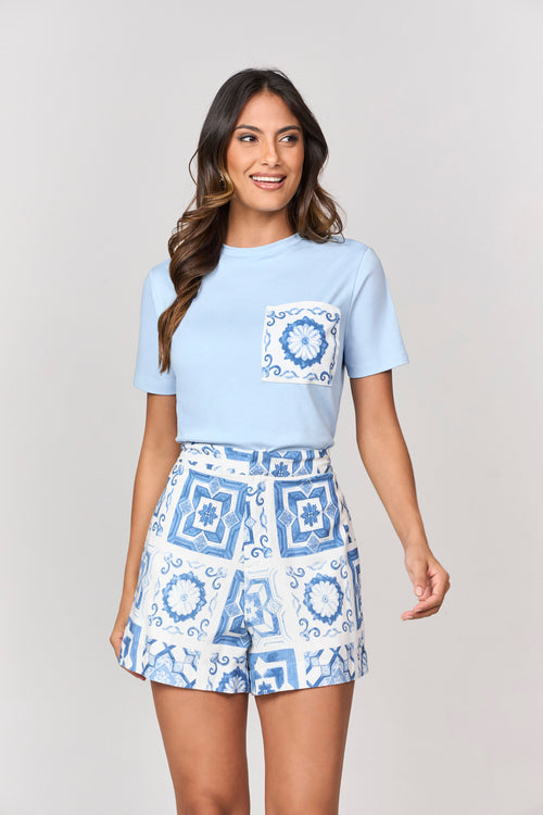 SHORT ESTAMPADO COM AZULEJOS
