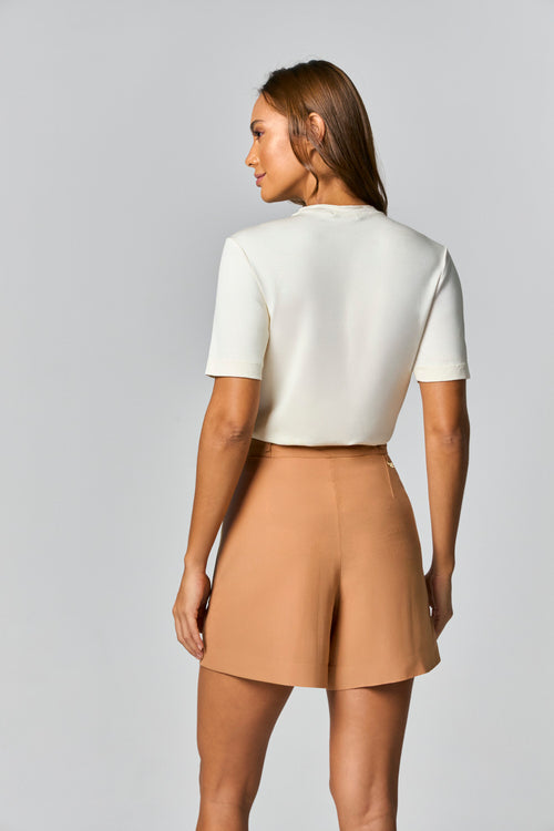 SHORT ALFAIATARIA COM CADARCO E DETALHE POMPOM