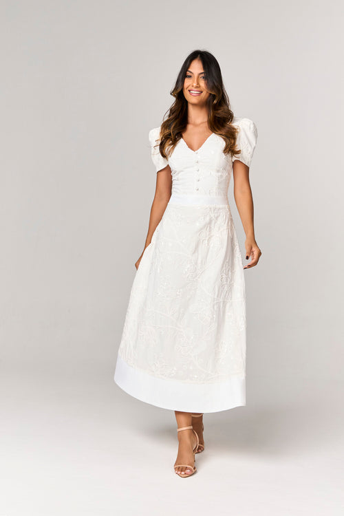 VESTIDO MIDI COM DETALHE BORDADOS