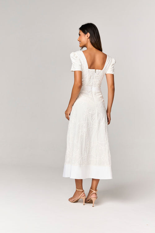 VESTIDO MIDI COM DETALHE BORDADOS