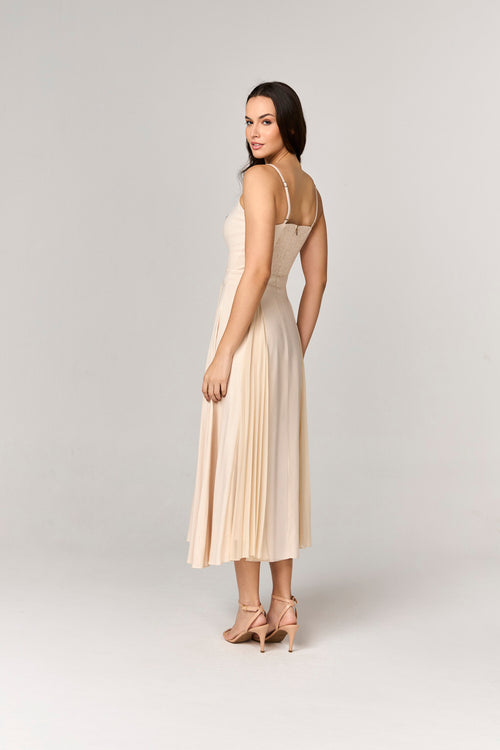 VESTIDO MIDI COM NESGAS PLISSADAS
