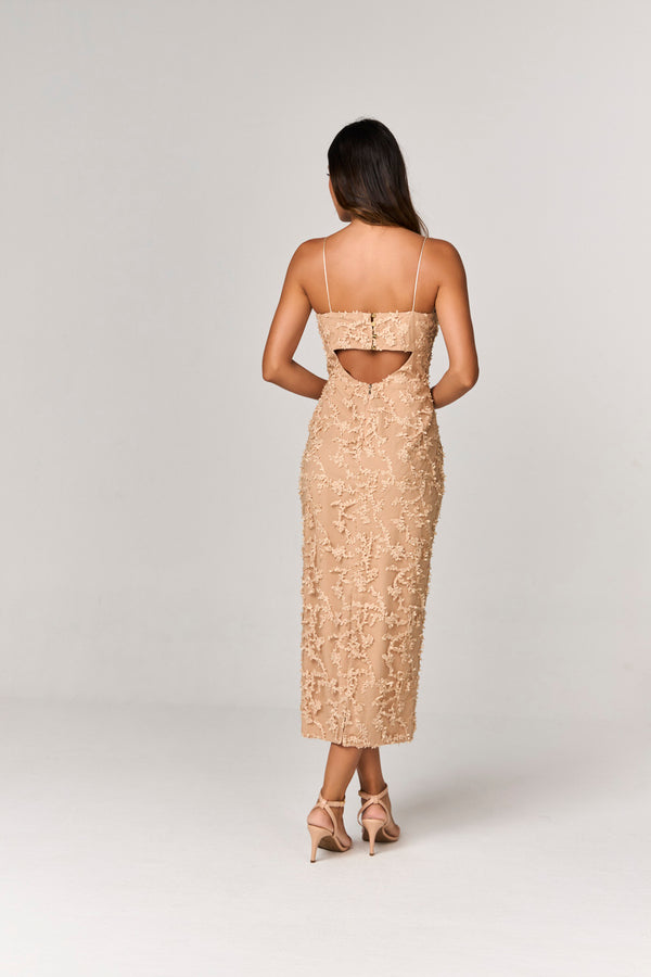 VESTIDO MIDI DE TULE COM APLICACAO