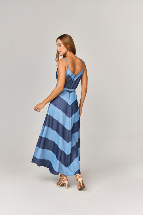 VESTIDO MIDI COM CINTO E FIVELA LAGOSTA