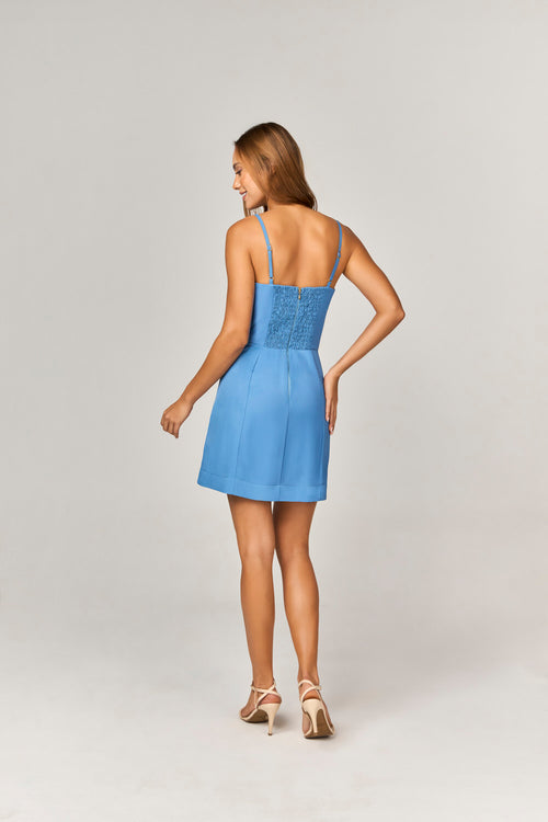 VESTIDO CURTO COM DETALHE PASSANTE PEIXE