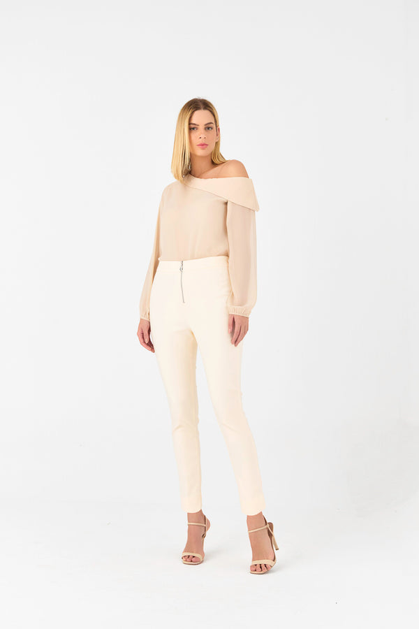 CALCA SKINNY COM ZIPER PUXADOR CORACAO