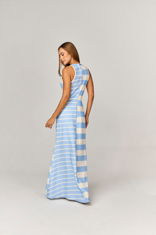 VESTIDO LONGO DE LISTRAS COM DETALHE ILHOS