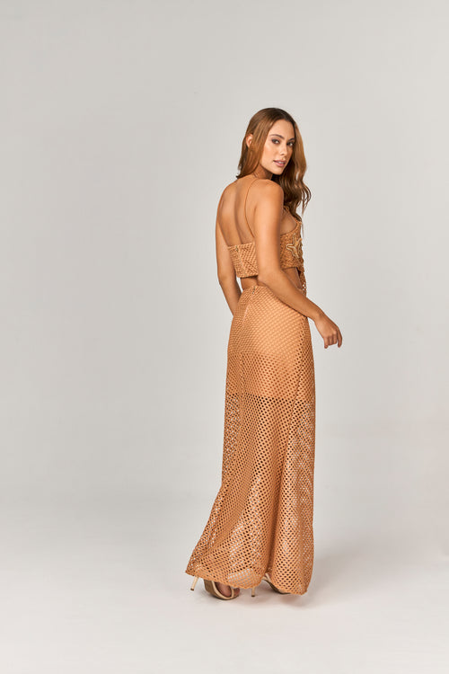 VESTIDO LONGO DE TELA COM ESTRELAS BORDADAS