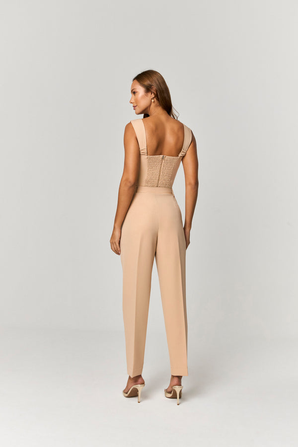 CONJUNTO CALCA E CROPPED ALFAIATARIA COM DETALHE FAIXA E ARGOLAS