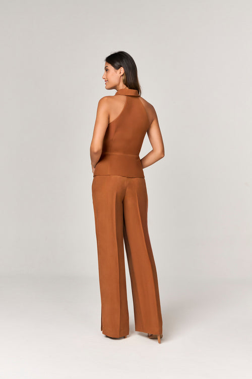 CONJUNTO CALCA E COLETE COM DETALHE BOTOES MOEDA
