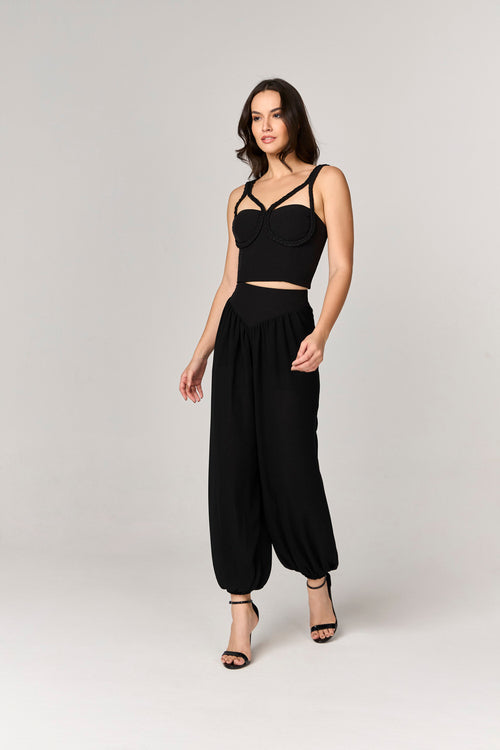 CONJUNTO CALCA E CROPPED COM DETALHES DE TRANCADO