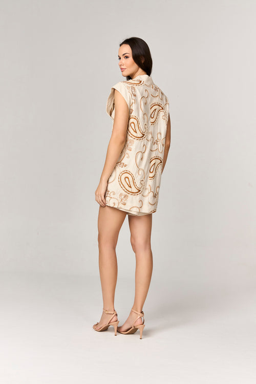 CONJUNTO COLETE COM TOP E SHORT COM DETALHE TECIDO BORDADO