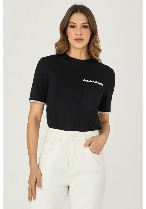 Blusa T-Shirt DEEP com Detalhe Pérolas - Essência