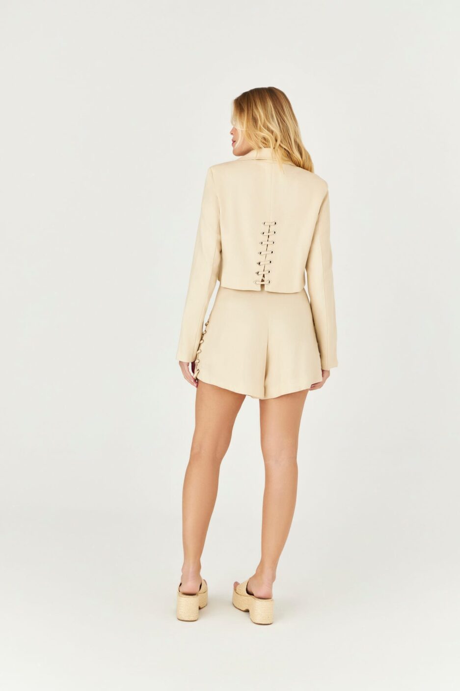 Short Alfaiataria Detalhe Ilhos