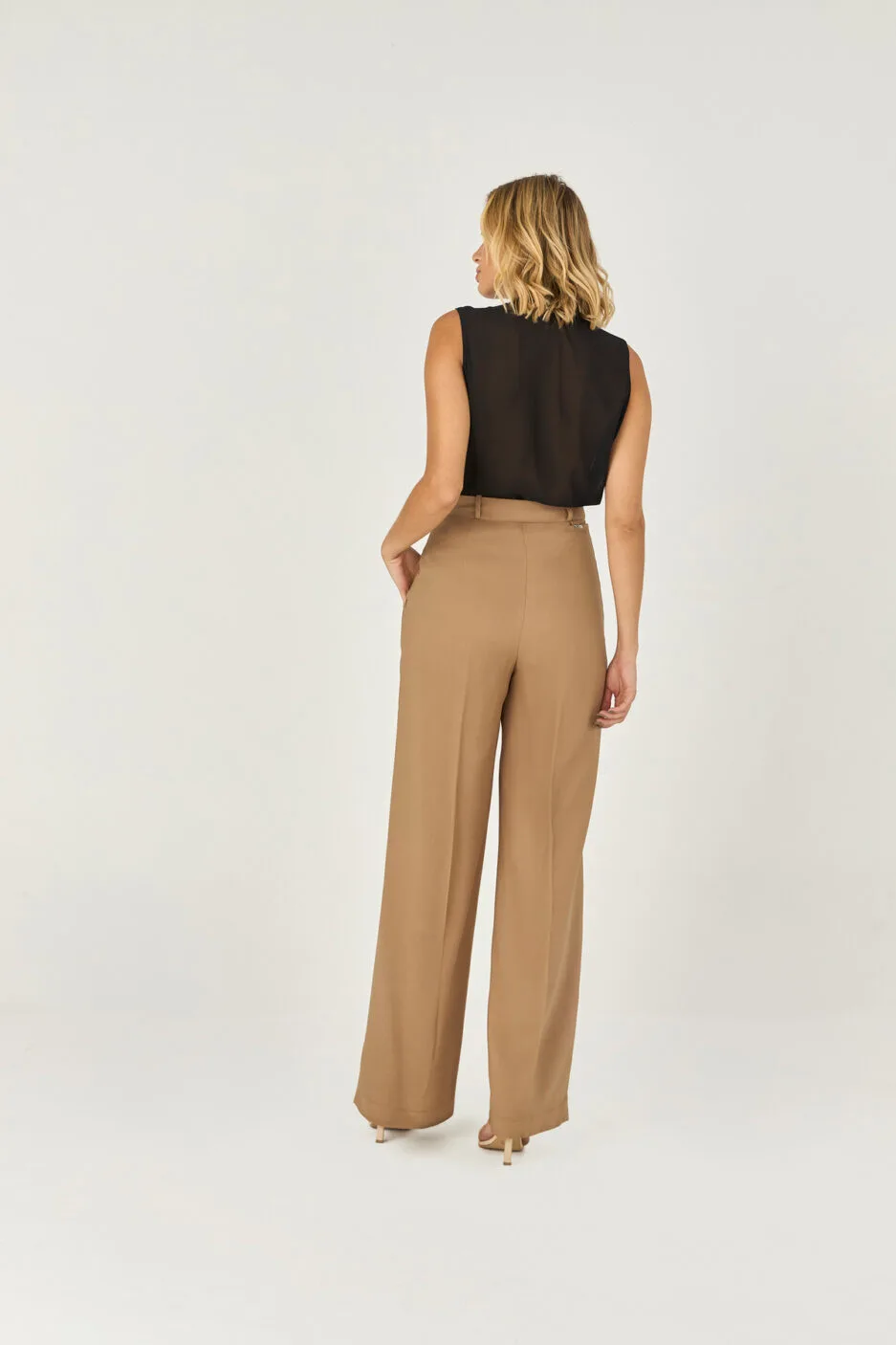 Blusa Regata Detalhe Frente Plissada