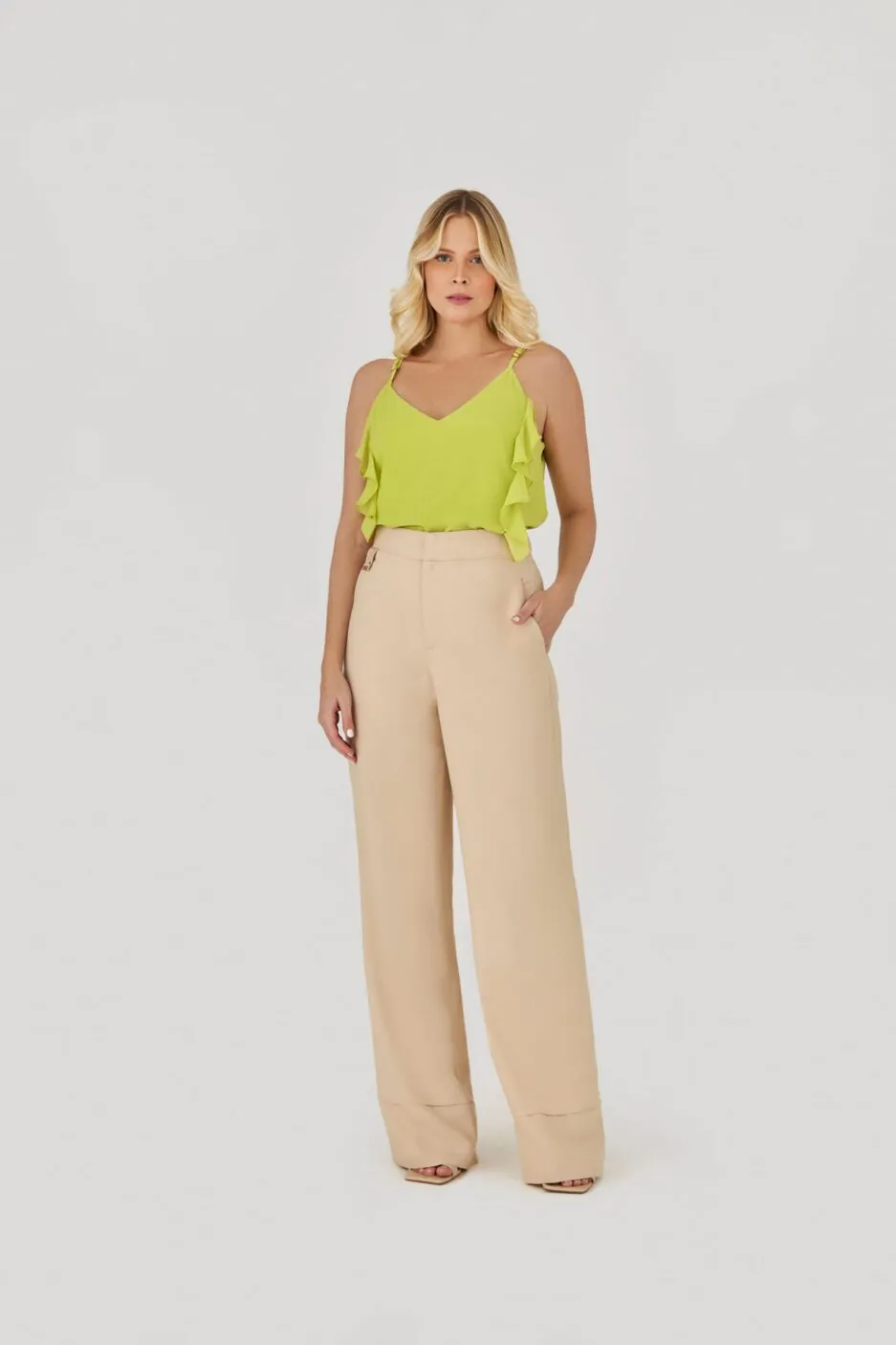 Blusa Regata Com Detalhe