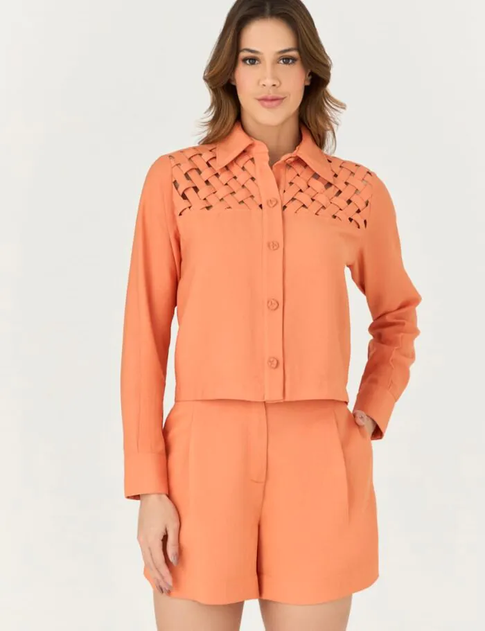 Blusa Casaqueto Detalhe Trancado E Botao
