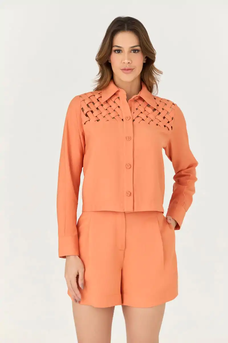 Blusa Casaqueto Detalhe Trancado E Botao