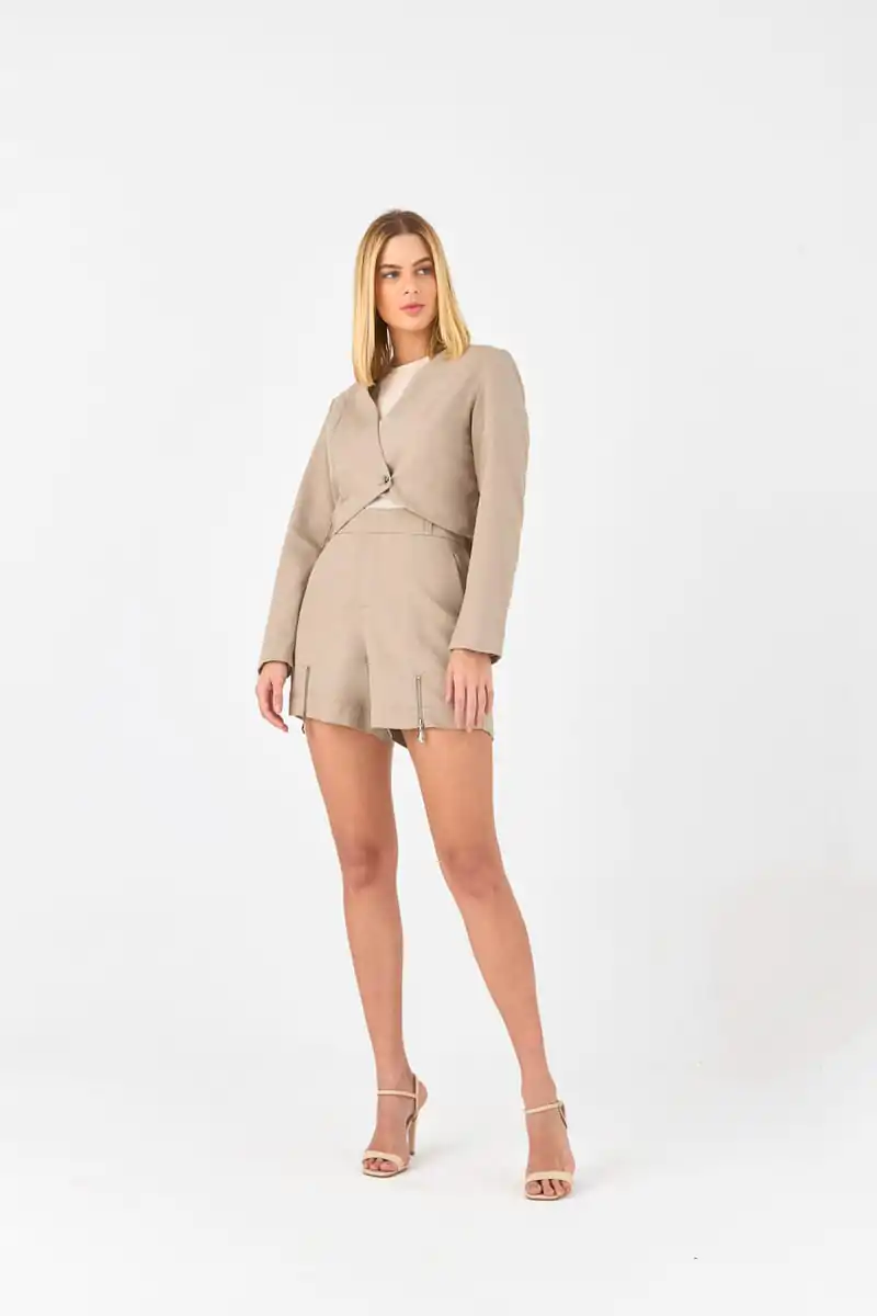 Short Alfaiataria Com Detalhe Ziper