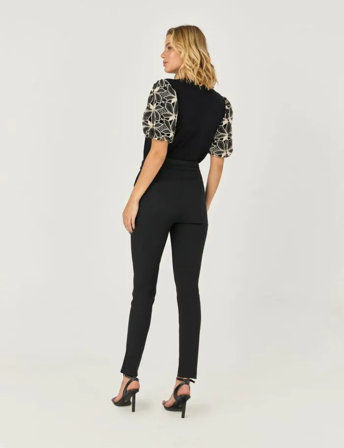 Blusa T-shirt Manga Bufante Bordada