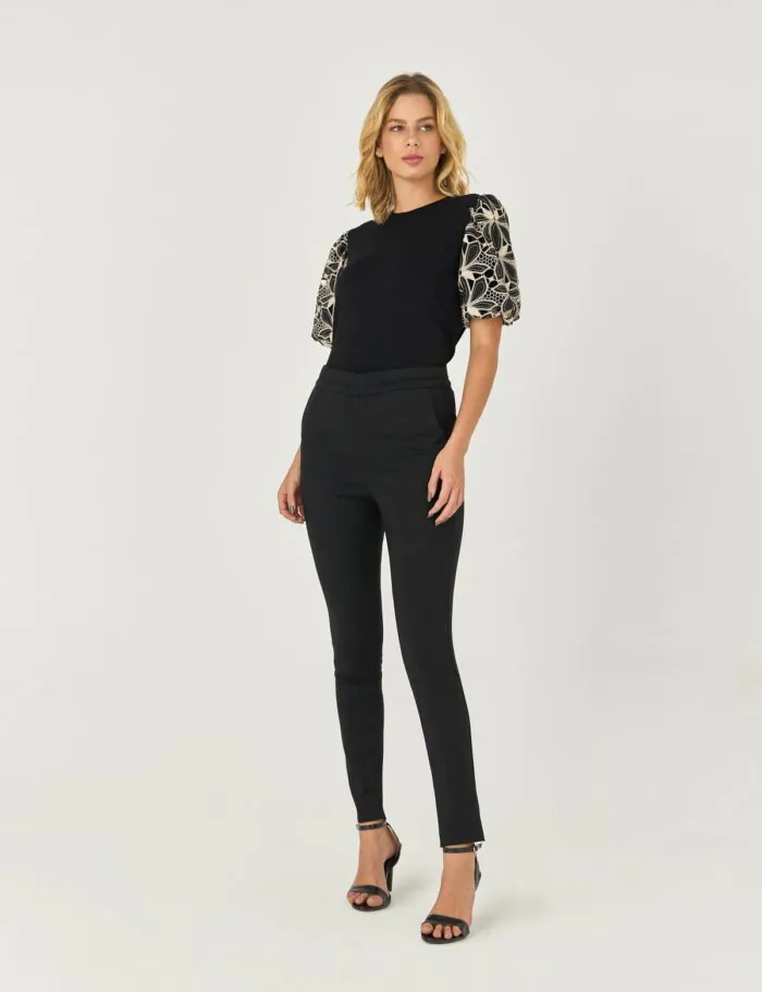 Blusa T-shirt Manga Bufante Bordada