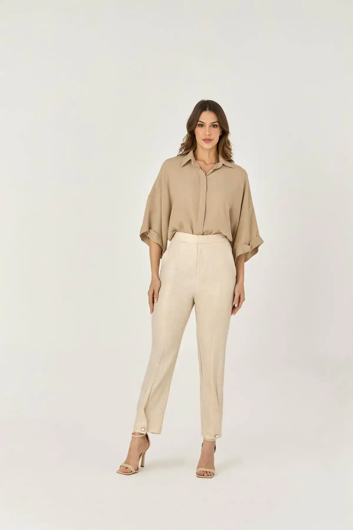 10161011 F BEG Blusa Cropped Manga Quadrada