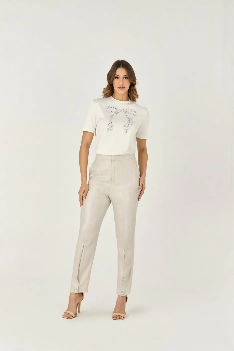 Blusa T-shirt Malha Com Laco De Strass