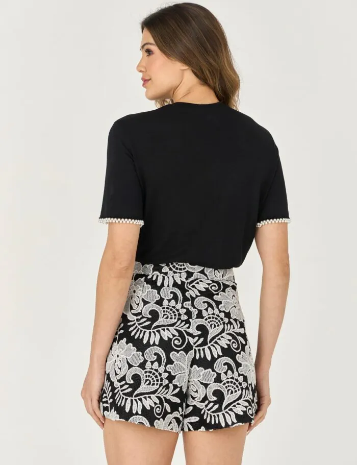 Short De Tela Bordada