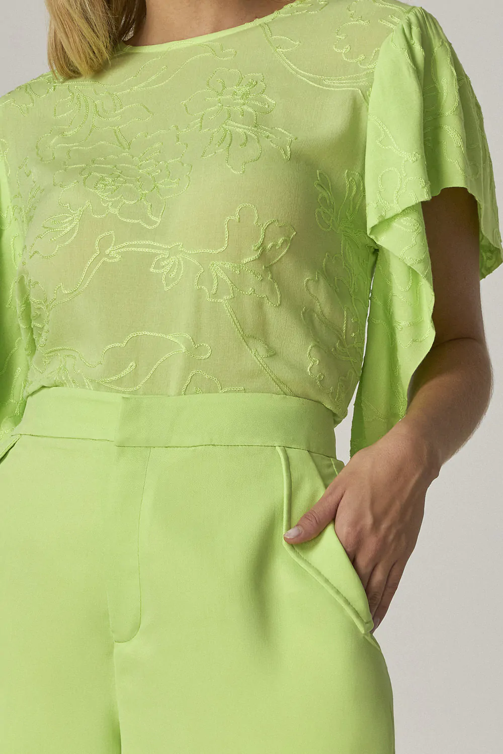 10158511-10217512-1-C Blusa Estampada Com Retilinea