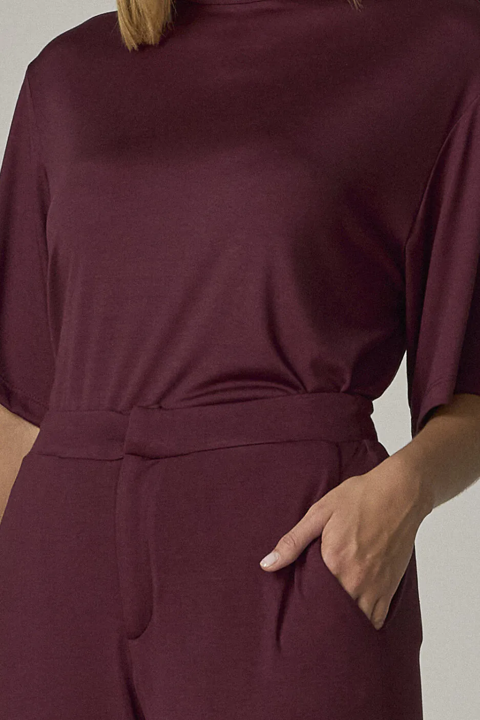 Blusa T-shirt Com Recortes