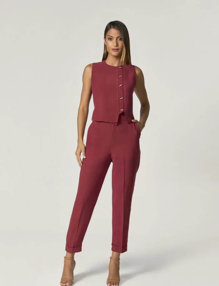 Calca Carrot Com Detalhe Botao Pino