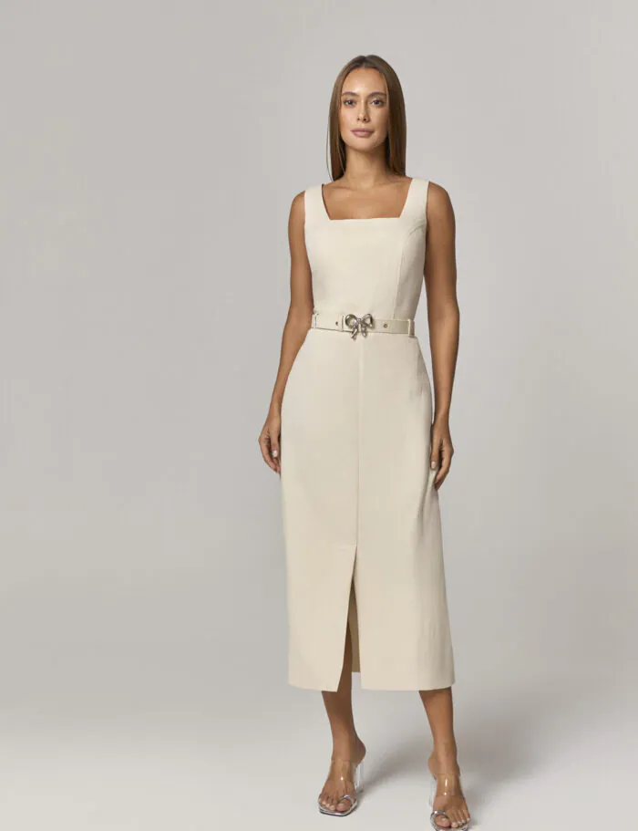 Vestido Curto Com Cinto E Fivela Laco